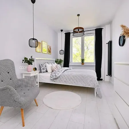 Apartment Saska Kepa -ul. Francuska 2' Min *