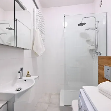 Saska Kepa -ul. Francuska 2' Min