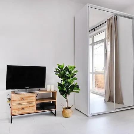Apartment Saska Kepa -ul. Francuska 2' Min