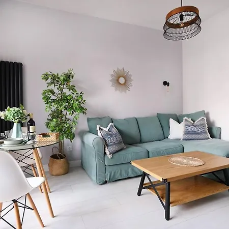 Apartment Saska Kepa -ul. Francuska 2' Min *