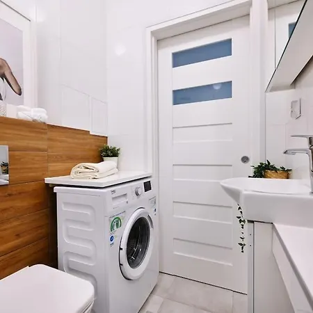 Saska Kepa -ul. Francuska 2' Min Apartment
