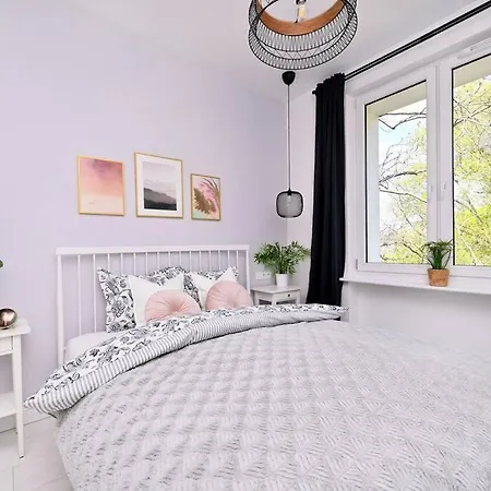 Saska Kepa -ul. Francuska 2' Min *